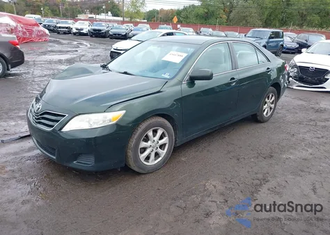 2011 Toyota Camry Le z USA, uszkodzony, nr VIN 4T1BF3EK8BU639981